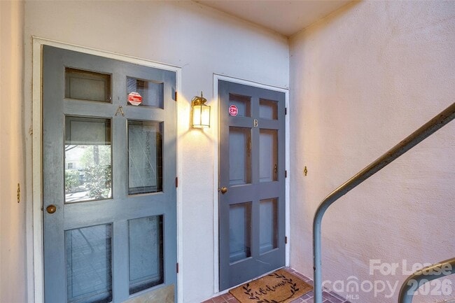 Photo - 2220 Roswell Ave