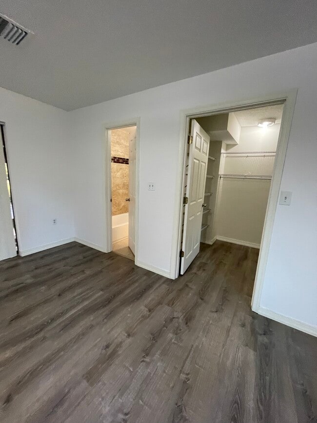 Building Photo - 3411 Sunrise Blvd