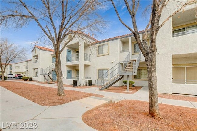 Building Photo - 2 bedroom Condo Unit 2110