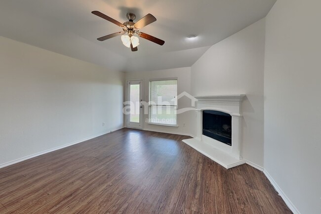 Photo - 1000 Churchill Dr