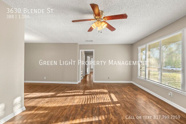 Photo - 3630 Blende St