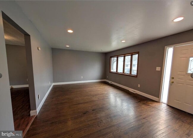 Building Photo - 126 Juniper Ave