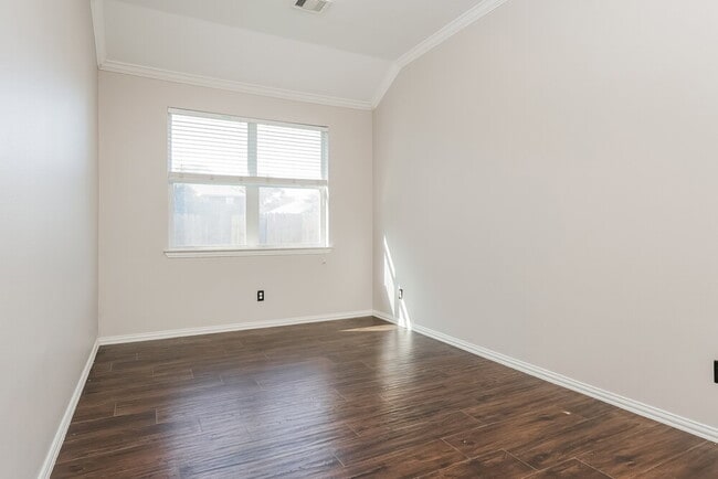 Photo - 5107 Light Bluff Ct