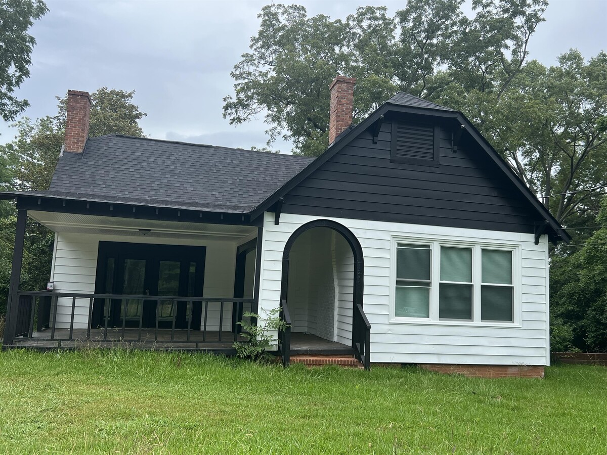 Photo - 1241 W Poplar St House