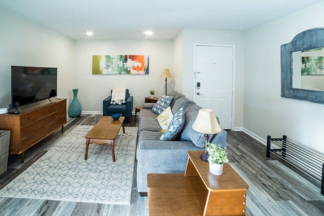 Building Photo - New Listing Alert – Huntsville, AL!