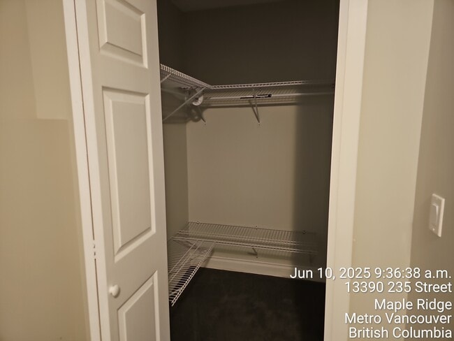 Photo - 13390-13235 235 St