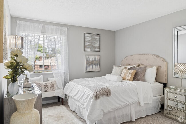 Hereford 1BR, 1BA - 550SF - Primary Bedroom