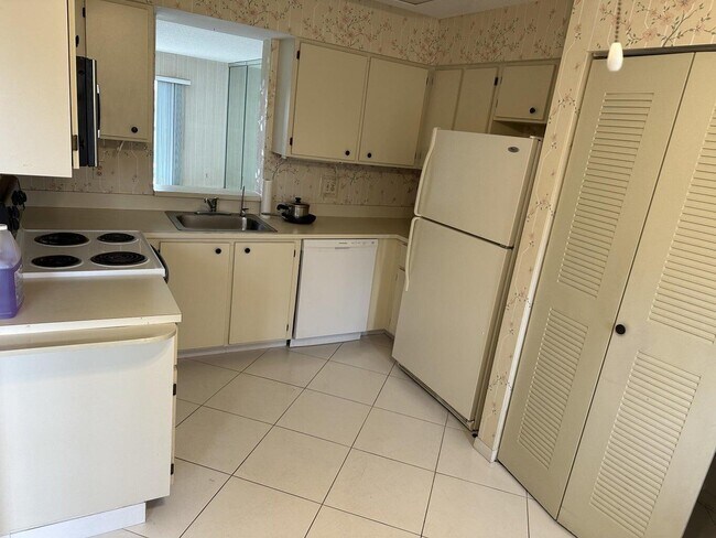 Photo - 7286 Huntington Ln Unit 303