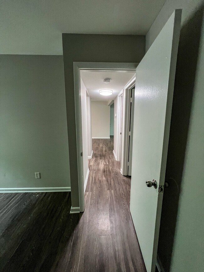 River Road Terrace Apartment Homes