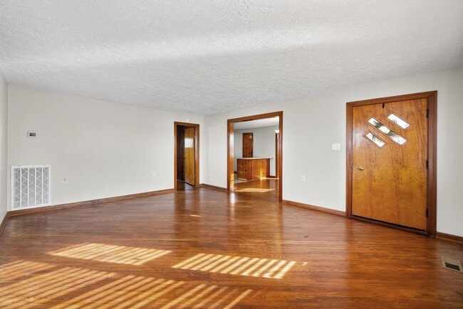 Photo - 4540 Canton Pike