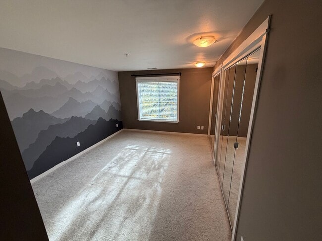 Photo - Tastefully Updated 2bd 2bath Queen Anne Condo for Rent! Unit 502