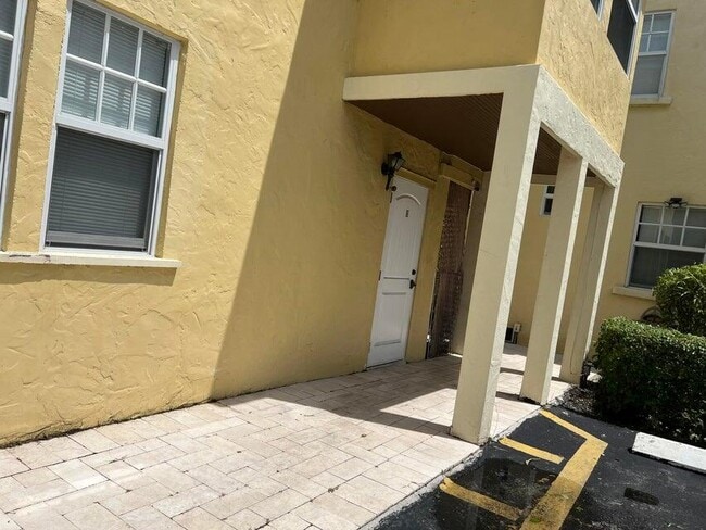 Photo - 407 S Lakeside Dr
