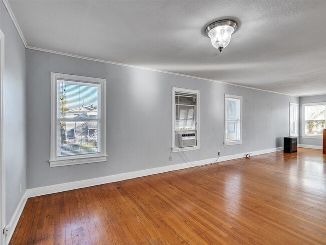 Photo - 5019 Avenue M 1/2