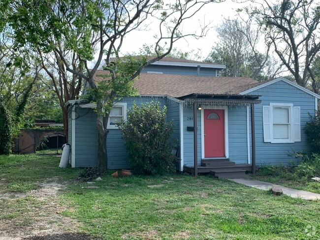 Building Photo - 2842 Austin St Rental