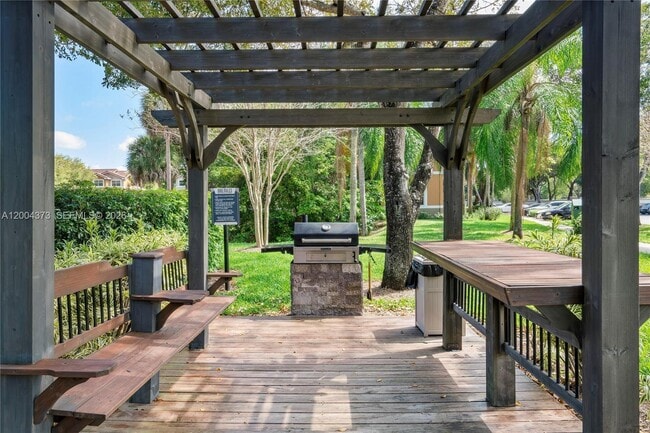 Photo - 8761 Wiles Rd Unit 306