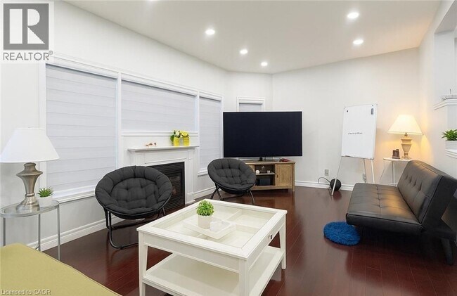 Photo - 235 Pineland Ct