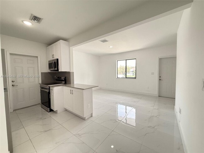 Photo - 450 Beacom Blvd