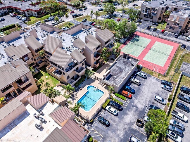 Photo - 10500 SW 108th Ave Unit B211