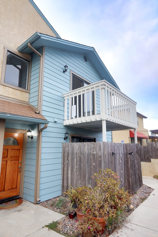 Photo - 4928 Narragansett Ave