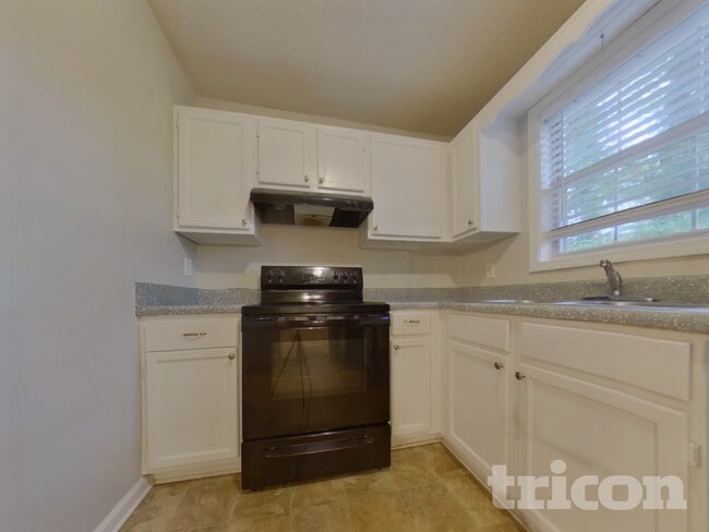 Photo - 238 Hampton Dr