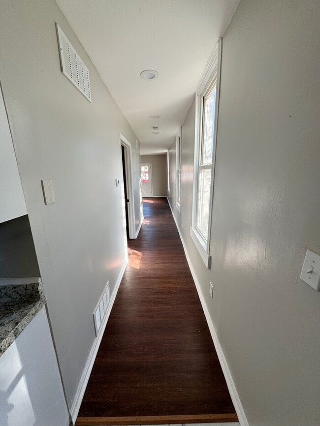 Photo - Charming 2-Bedroom Single-Family Home for Rent in Dayton, KY – Pet Friendly!