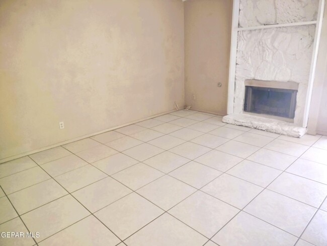 8520 Saratoga Dr