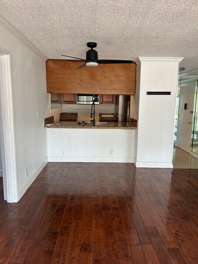 1930 Ocean Ave