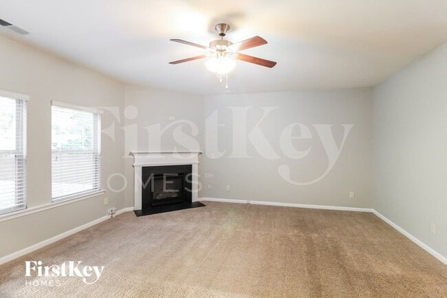 Photo - 423 Fredrick Dr