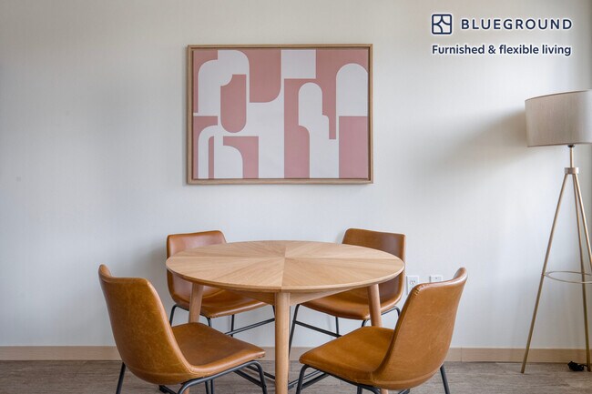 Photo - 3920 Stone Way N Unidad FL3-ID564