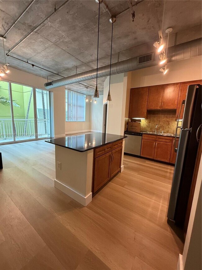 Building Photo - 2001 S Biscayne Blvd Unit 2217