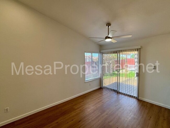 Photo - 194 S Loretta St
