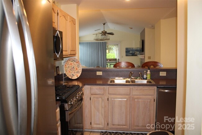 Photo - 763 Southwest Dr