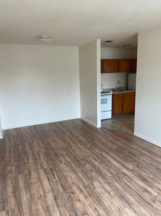 Photo - 1691 Robinwood Ave Unit 207