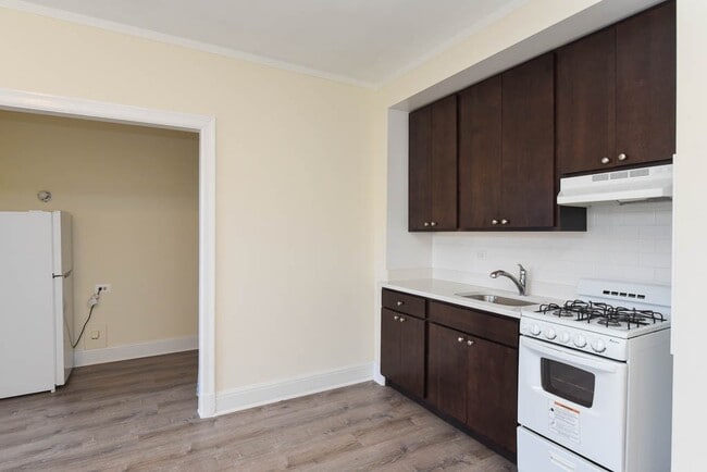 Photo - 3327 W Diversey Ave Unidad J08W