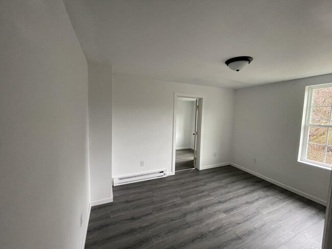 Photo - 252 River Rd