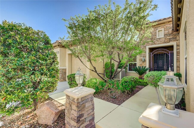 Building Photo - 2357 Wisconsin Dells Dr