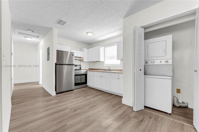 Photo - 3100 NW 42nd Ave