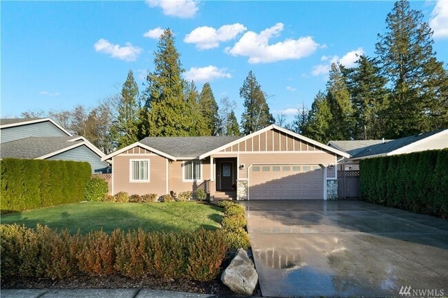 Building Photo - Beautiful 3 Bed 2 Bath House
