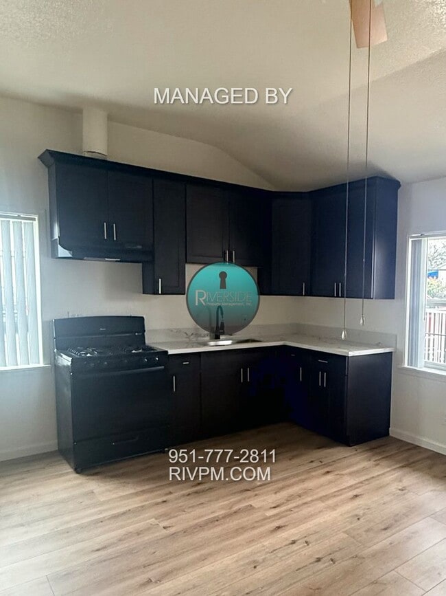 Photo - 24140 Atwood Ave Unidad 24140