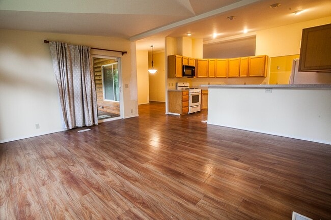 Photo - 4040 Summitview Dr