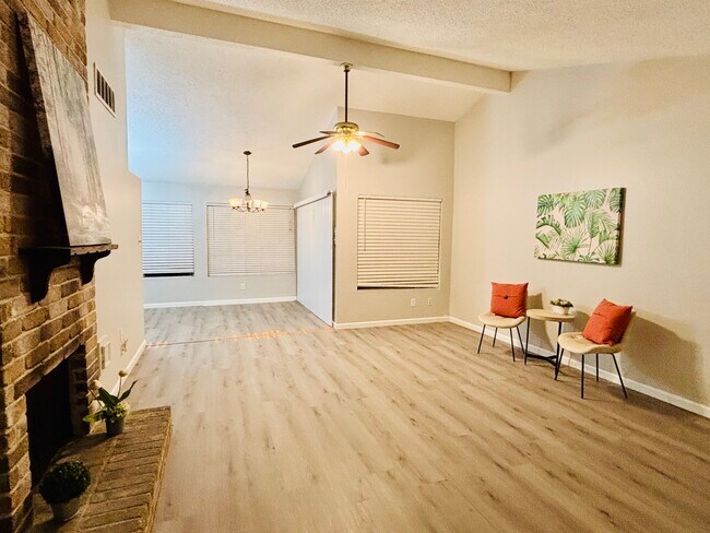 Photo - 2403 Chimneystone Cir