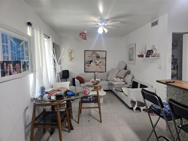 Photo - 7025 Rue Granville Unit 1