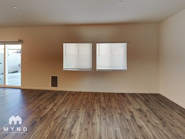 Photo - 3831 Berrybridge St