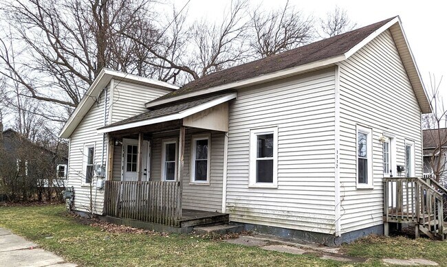 Photo - 1112 Maple St, 2 bedroom house
