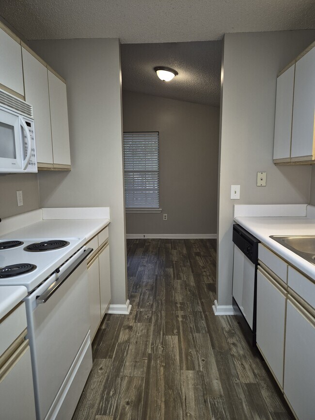 Photo - 2092 S Sherwood Dr