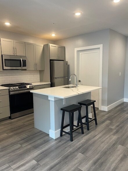 Building Photo - 55 W Fifth St Unit 309