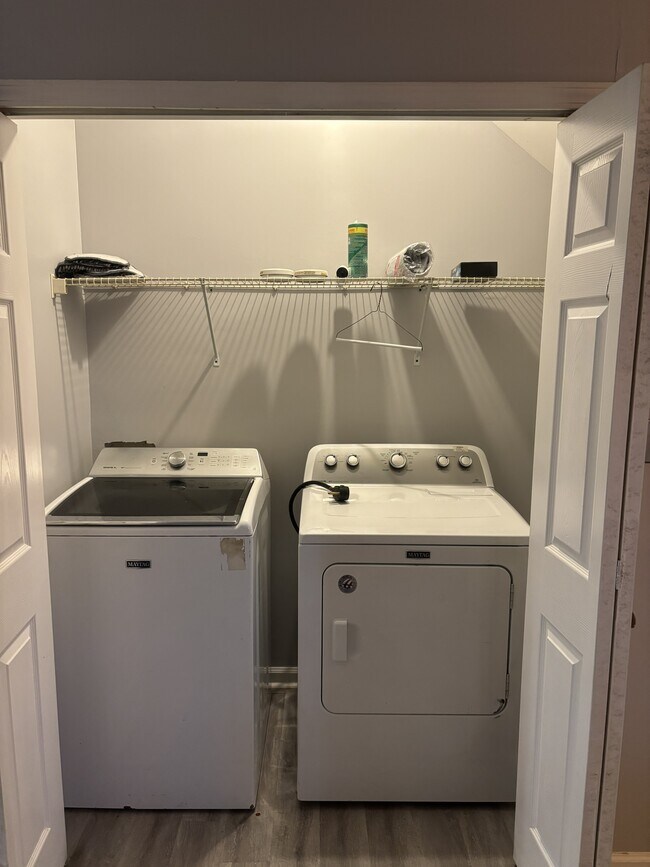 Photo - 559 Woodlawn Ave NW Unidad B