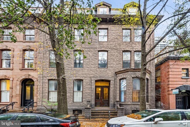 Building Photo - 2009 Spruce St Rental