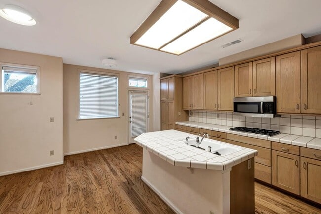 Photo - 3421 El Camino Real