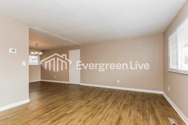 Photo - 4415 Kitridge Rd